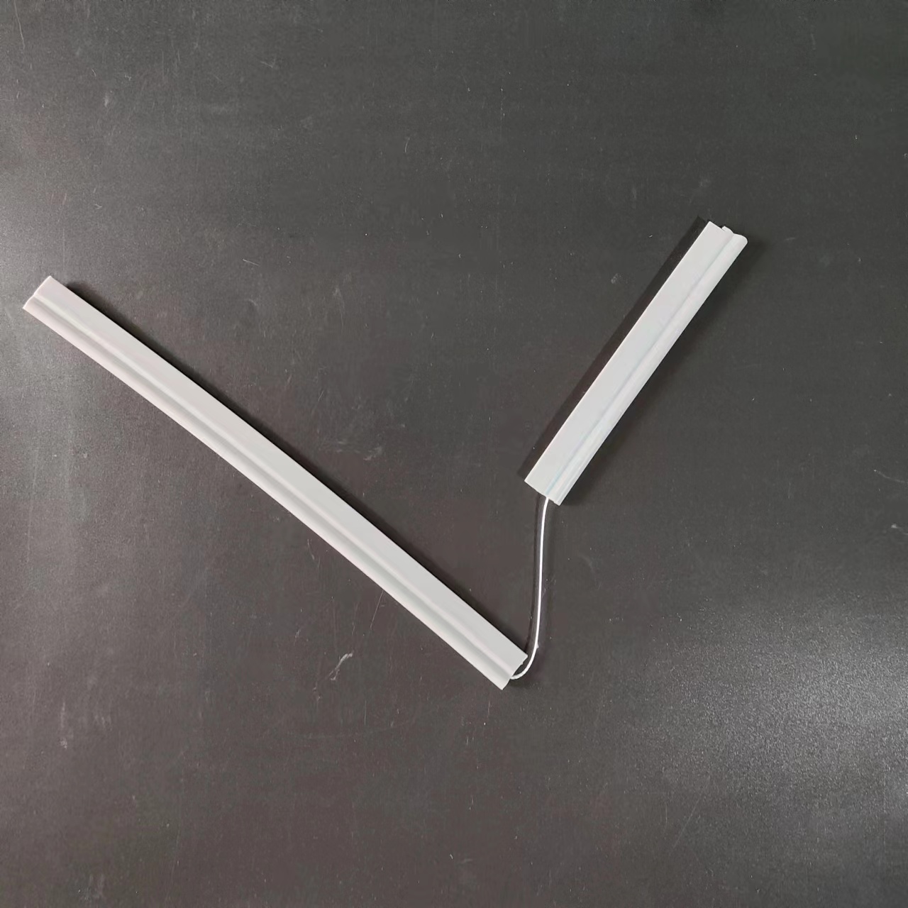 夾線矽膠條（tiáo）