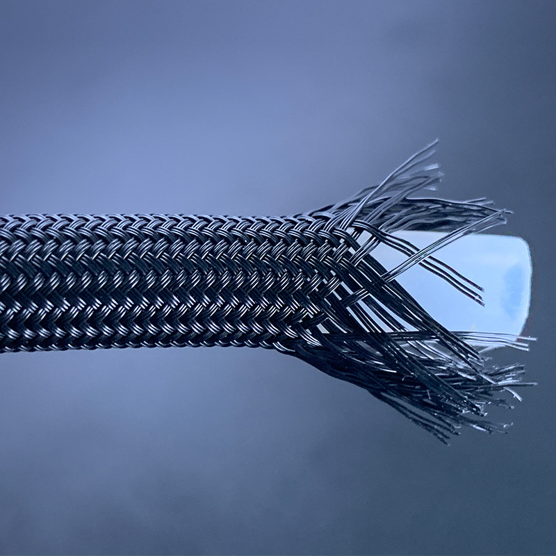 麻花传媒XK在线观看柔韌編織矽膠管：突破（pò）緊湊空間安裝極限，蕞小彎曲半徑僅35mm